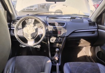 Suzuki Swift V Hatchback 3d Facelifting 1.2 VVT 94KM 2015 Suzuki Swift I rej 2016r, 1.3 Benzyna. Uszkodzony lewy przod i prawy tyl., zdjęcie 5