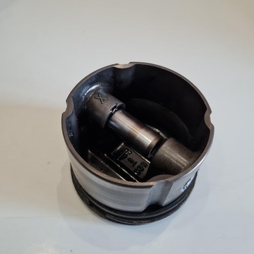 BRIGGS & STRATTON QUATTRO 3,5HP KARTER CYLINDER TŁOK KPL