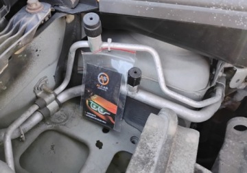 Renault Twingo II Hatchback 3d 1.2 16v 75KM 2012 Renault Twingo 2012r, 1.2. Benzyna. KABRIOLET. Delikatnie uszkodzony tyl., zdjęcie 25