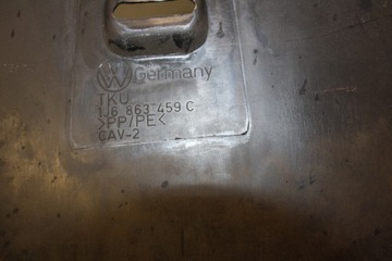 VW GOLF IV КРЫШКА ЗАДНЕГО РЕМНЯ 1J6863459C