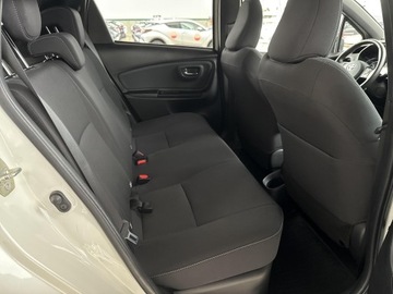 Toyota Yaris III Hatchback 5d Facelifting 2017 1.5 Hybrid 100KM 2018 Toyota Yaris Hybrid 100 Selection III (2011-2019), zdjęcie 9