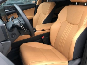 Lexus NX II SUV Facelifting 2.5 450h+ 292KM 2025 LEXUS NX 450h+ Prestige AWD Suv 2.5 (292KM) 2025, zdjęcie 5