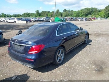 Mercedes Klasa E W213 2019 Mercedes-Benz Klasa E 2019 Mercedes-Benz E-Class E 300 4MATIC Sedan 2.0, zdjęcie 5