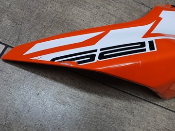 Обтекатель боковой правый, крышка радиатора KTM Duke 125 390 2017-2023