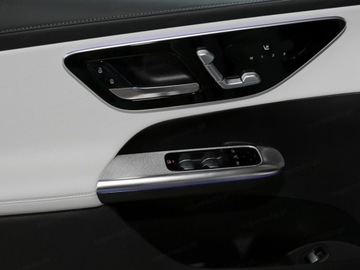 Mercedes GLC C254/X254 2025 GLC Coupe 200 d 4-Matic AMG Line 2.0 (163KM) 2025, zdjęcie 14