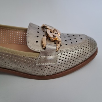 Красивые золотые ажурные мокасины, размер 38.