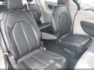 Chrysler Pacifica II 2024 Chrysler Pacifica Touring L 2024 3.6l 3.6 Benzyna 287KM, zdjęcie 14