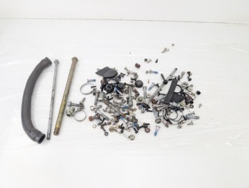 TRIUMPH TT 600 ŚRUBY ŚRUBKI MIX