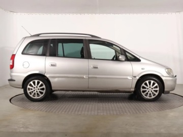 Opel Zafira A 2.2 16V 147KM 2004 Opel Zafira 2.2 16V, 7 miejsc, Klima,ALU, zdjęcie 5