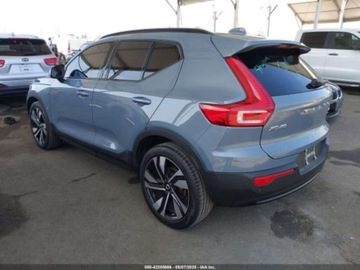 Volvo XC40 2023 Volvo XC 40 B5 Ultimate Dark Theme 2023 2.0l 2.0 Benzyna 247KM, zdjęcie 3