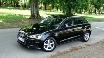 Audi A3 8V Hatchback 3d 1.2 TFSI 105KM 2014 AUDI A3 . . . Serwisowany . . 7 x AIR BAG . . Grzane Fotele . .