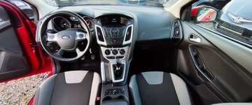 Ford Focus III Kombi 1.0 EcoBoost 125KM 2012 Ford Focus Ford Focus 1.0 EcoBoost Start-Stopp-System Champions Edition, zdjęcie 9