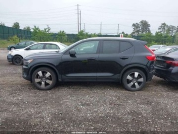 Volvo XC40 Crossover 2.0 T5 247KM 2020 Volvo XC 40 T5 Momentum 2020 2.0l 2.0 Benzyna 248KM, zdjęcie 2