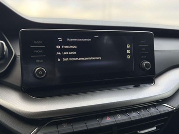 Skoda Octavia IV Liftback 1.0 TSI EVO 110KM 2022 Skoda Octavia Ambition Czujniki parkowania przodtyl Lane Assist Faktura Va, zdjęcie 26