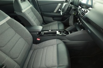 Citroen C4 III SUV 1.2 PureTech 130KM 2022 Citroen C4 1.2 PureTech, Salon Polska, zdjęcie 6