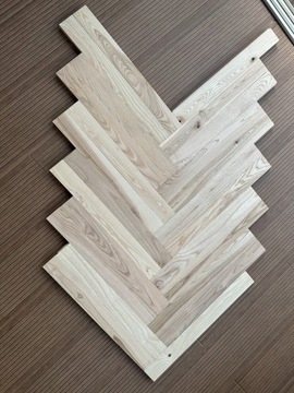 Паркетная доска из ясеня 22х70х300 ясень ПРОИЗВОДИТЕЛЬ