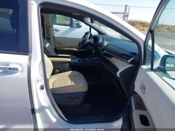 Toyota Sienna III 2022 Toyota Sienna XLE 2022 2.5l 2.5 Hybryda 189KM, zdjęcie 9