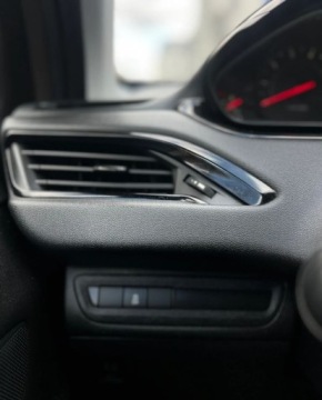 Peugeot 208 I Hatchback 3d 1.0 VTI 68KM 2014 Peugeot 208 klima ISOFIX niski przebieg Warszawa Benzyna 68KM, zdjęcie 19