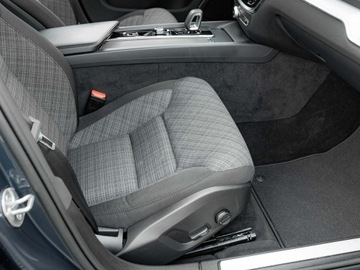 Volvo V60 II  Kombi Facelifting 2.0 B3 163KM 2023 Volvo V60 WD4889R#B3 B Core K.cofania Podgrz.f, zdjęcie 30