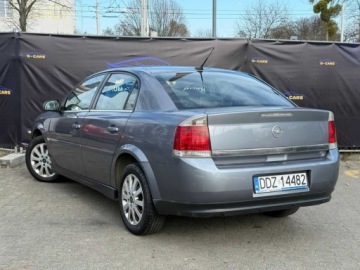 Opel Vectra C Sedan 1.9 CDTI 120KM 2005 Opel Vectra Opel Vectra C 1.9 CDTI ALUFELGI DLUGIE OC I PRZEGLAD Zamiana, zdjęcie 2