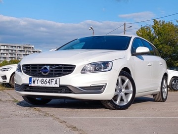 Volvo V60 II  2018 VOLVO V60 Facelifting 2.0 T3 DRIVE-E 152KM, Manual, 2x Klucz, zdjęcie 2