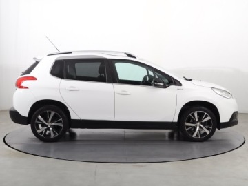 Peugeot 2008 I SUV Facelifting 1.2 PureTech 110KM 2016 Peugeot 2008 1.2 PureTech, Klima, Tempomat, zdjęcie 5