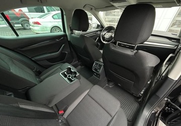 Skoda Octavia IV Liftback 1.0 TSI EVO 110KM 2023 Skoda Octavia Ambition Pakiety, Podgrzewana kierownica i fotele, Kamera,, zdjęcie 8