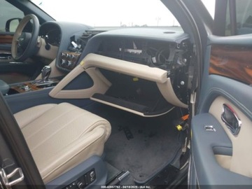 Bentley Bentayga 2021 Bentley Bentayga V8 2021 4.0l 4.0 Benzyna 542KM, zdjęcie 9