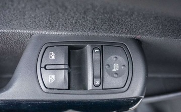 Opel Corsa D Hatchback 1.2 Twinport ECOTEC 80KM 2009 Opel Corsa 1,2 80 KM 1.2 Benzyna 80KM, zdjęcie 19