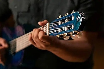 ORTEGA Timber Series Guitarlele 6 струн - синий