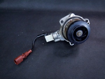 AUDI A3 8V 2.0 TDI pompa wody 04L121011