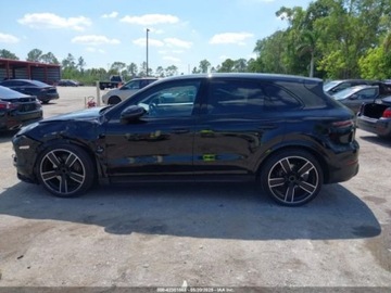 Porsche Cayenne III SUV S 2.9 440KM 2023 Porsche Cayenne 2023 PORSCHE CAYENNE PLATINUM EDITION 2.9 Benzyna 440KM, zdjęcie 4