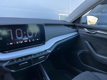 Skoda Octavia IV Kombi Plug-in 1.4 TSI iV Plug-In Hybrid 204KM 2024 Skoda Octavia 1.4 TSI Plug-In Hybrid Style DSG Pakiet SelectionSalon Polsk, zdjęcie 11