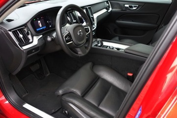 Volvo S60 III Sedan Facelifting 2.0 B5 250KM 2024 Volvo S60 Bezwypadek B5 AWD UltimateDark Kamera360 ACC R-Design FV23, zdjęcie 4