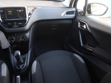 Peugeot 208 I Hatchback 5d Facelifting 1.6 BlueHDi 75KM 2015 Peugeot 208 1.6 BlueHDi, Klima, Tempomat, zdjęcie 7