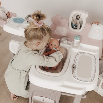 УГОЛОК ДЛЯ УХОДА ЗА БОЛЬШОЙ КУКЛОЙ SMOBY BABY NURSE