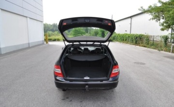 Mercedes Klasa C W204 Kombi T204 1.8 200 CGI BlueEFFICIENCY 184KM 2011 Mercedes-Benz Klasa C 200 CGI Avangarde Automat Benzyna 1.8 Benzyna 183KM, zdjęcie 26