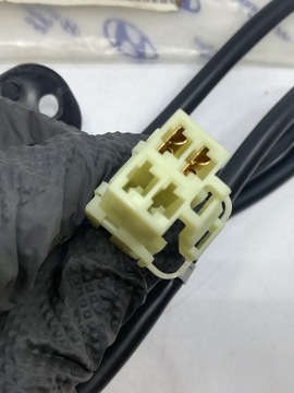 STYKAČ SVAZEK DVEŘE HYUNDAI H100 93- KIA GRACE 9359243201 OE!