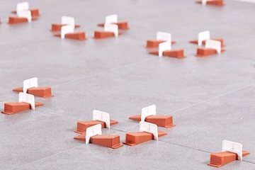 НАБОР RAIMONDI HD ДЛЯ ВЫРАВНИВАНИЯ ПЛИТКИ + ЗАЖИМ