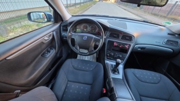 Volvo V70 II 2.4 140KM 2005 Volvo V70 2,4 BENZYNA NIEZNISZCZALNY SZWEDZKI LOS 2.4 Benzyna 140KM, zdjęcie 10