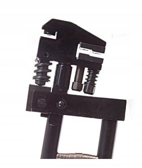 ГИБОЧНАЯ МАШИНА ЧУВСТВИТЕЛЬНАЯ МАШИНА ПРОШИВОЧНАЯ МАШИНА ЧЕРНАЯ