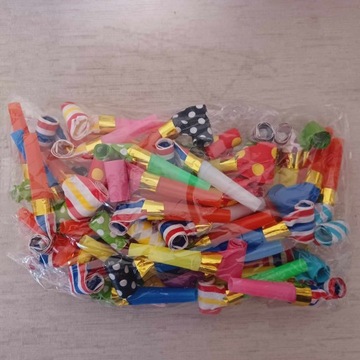 Trąbki imprezowe gwizdek 50 sztuk mix kolor