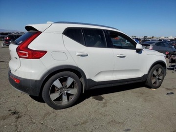 Volvo XC40 Crossover 2.0 T5 247KM 2019 Volvo XC 40 2019 VOLVO XC40 T5 MOMENTUM 2.0 Benzyna 248KM, zdjęcie 3