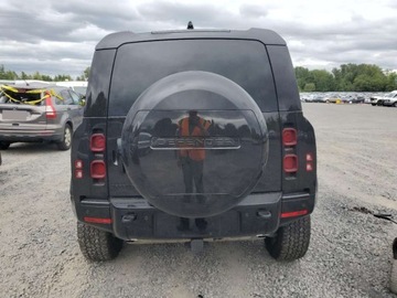 Land Rover Defender IV (L663) 2024 Land Rover Defender 110 X-Dynamic SE 2024 3.0l 3.0 Benzyna 395KM, zdjęcie 2