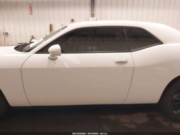 Dodge Challenger III 2021 Dodge Challenger DODGE CHALLENGER SXT AWD 3.6 Benzyna 303KM, zdjęcie 7