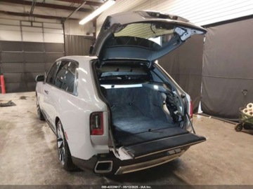 Rolls-Royce 2025 Rolls-Royce Cullinan 2025 6.7l 6.7 Benzyna 563KM, zdjęcie 3