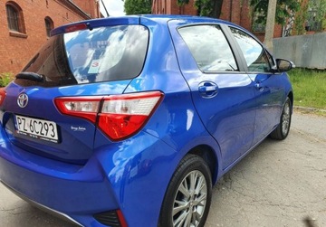 Toyota Yaris III Hatchback 5d Facelifting 2017 1.0 VVT-i 72KM 2020 Toyota Yaris Nawigacja Kamera Radar GetHelp Benzyna 72KM, zdjęcie 3