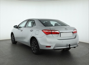 Toyota Corolla XI Sedan 1.6 Valvematic 132KM 2015 Toyota Corolla 1.6 Valvematic, Salon Polska, zdjęcie 3