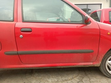 DVEŘE PRAVÝ PŘEDNÍ FIAT SEICENTO