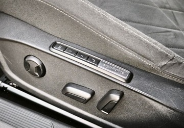 Volkswagen Golf VIII Hatchback 1.5 TSI EVO 130KM 2022 Volkswagen Golf Style, FV 23, ACC, Czujniki parkowania, Ambiente, Indukcja, zdjęcie 31